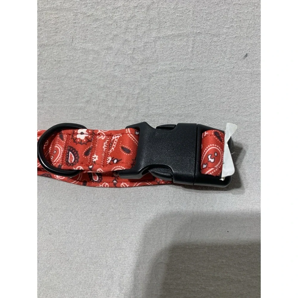 Top Paw Dog Collar Size Large Red Paisley Bandana Neoprene Comfort Adjustable